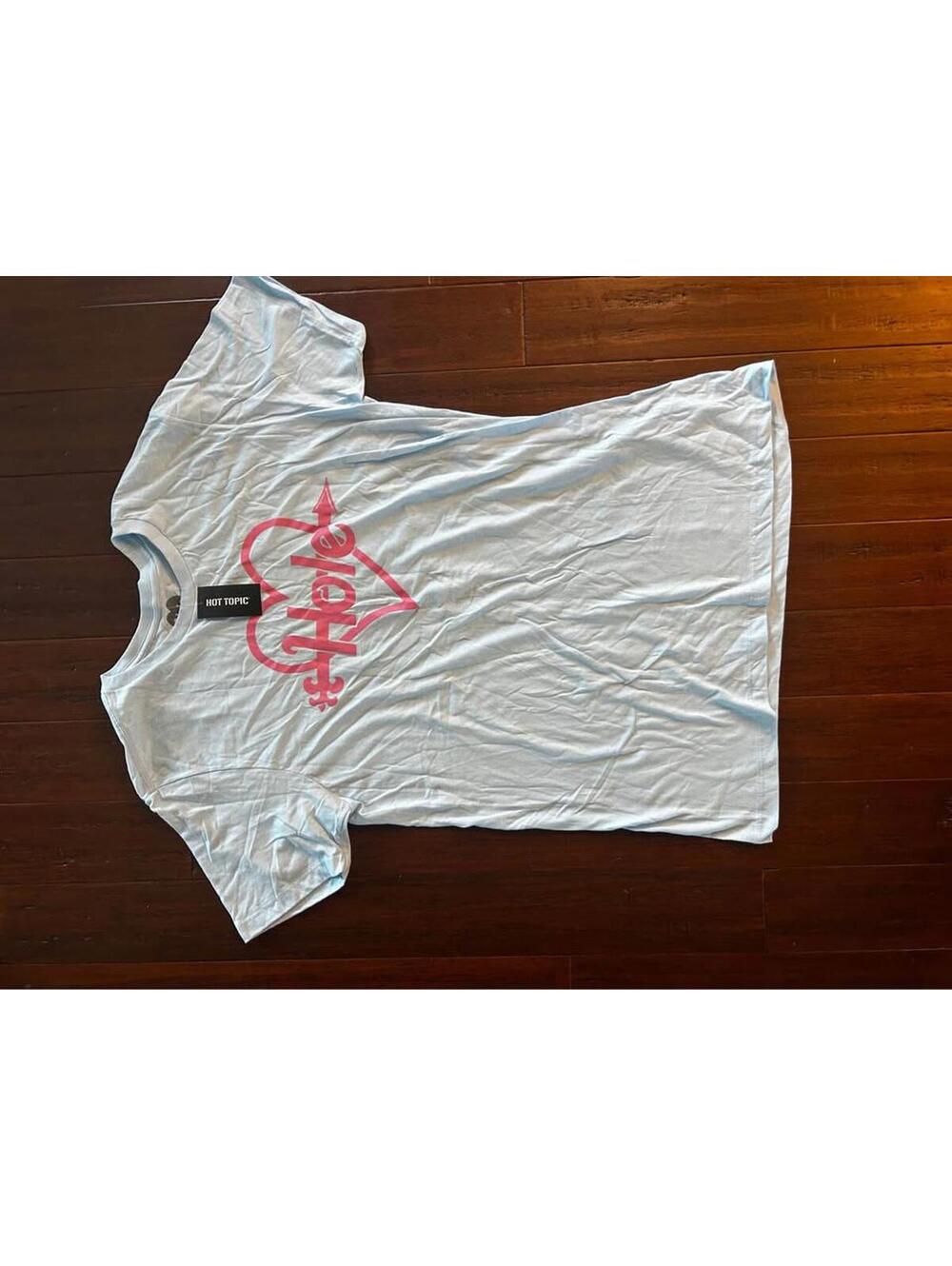 Hot Topic Women's Love Heart Graphic Tee - Light Blue